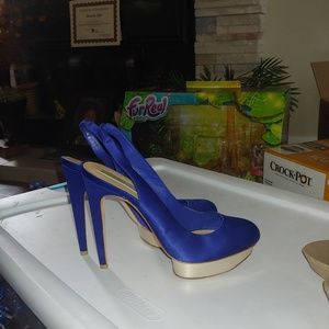 BCBG Maxazria sling back heels. 9.5